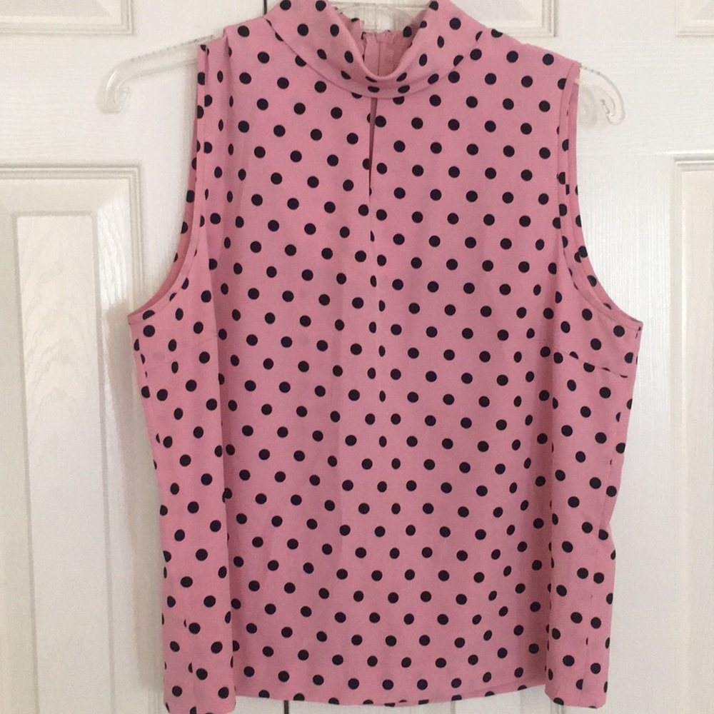 Kasper sleeveless, cowl neck top.